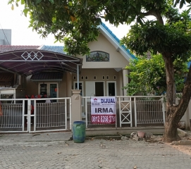 Rumah Cantik dalam Perumahan Taman Royal