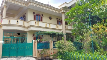 Rumah Cantik Dan Terawat Di Dalam Komplek