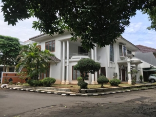 Rumah Mewah Cluster Di Hoek 2 Lantai