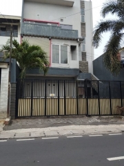 Dijual Rumah Kantor Di Utan Kayu Selatan Jaktim