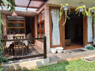 Rumah Cantik & Terawat Di Jatiwaringin
