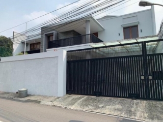 Dijual Rumah Kantor & Lokasi Strategis Di Cipinang Muara
