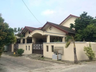 Dijual Rumah Cantik Gandeng Di Jatiwaringin